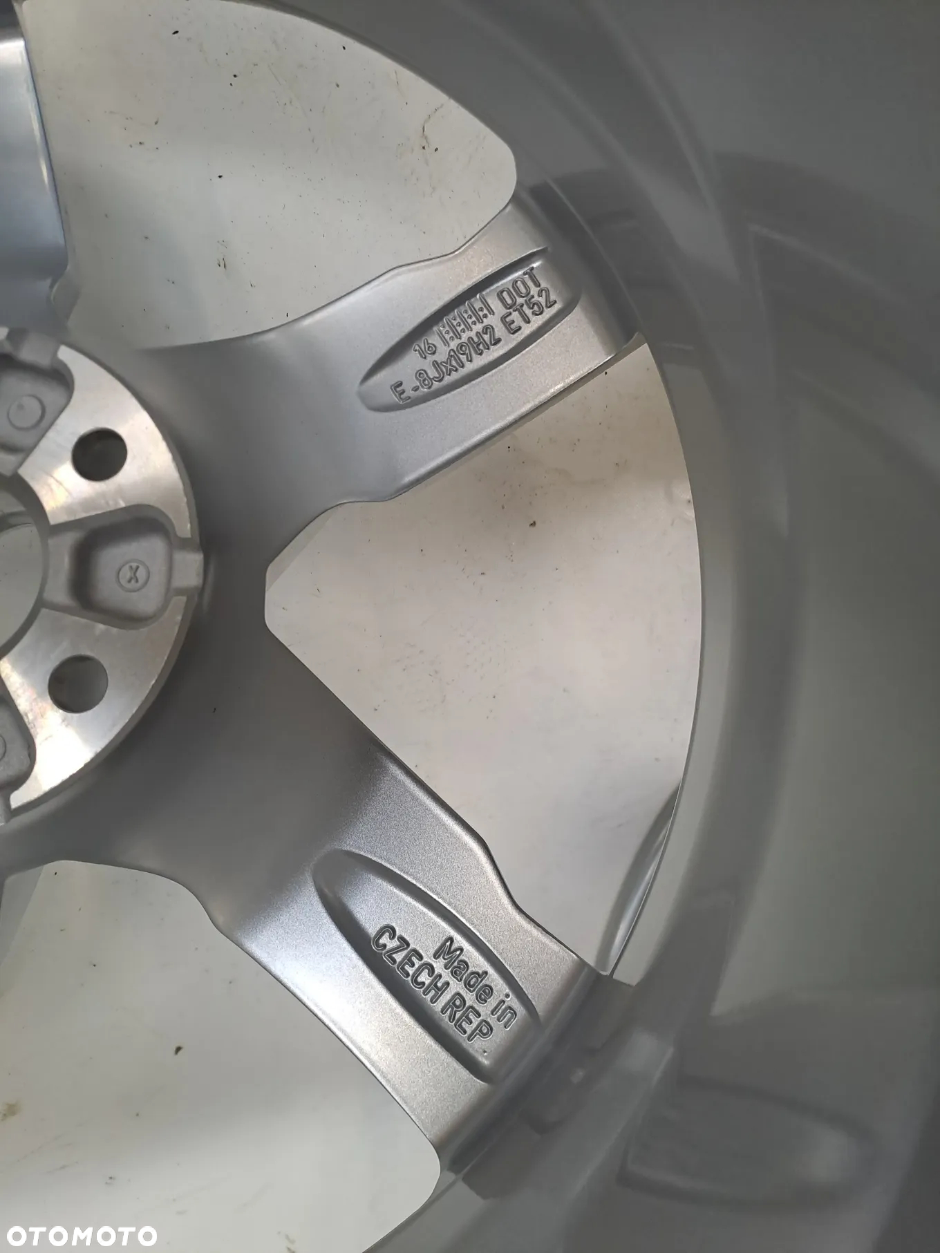 FELGI ALUMINIOWE 5x112 8Jx19 CALI ET52 8S0601025AG AUDI TT A3 A4 A5 A6 DEMO Komplet - 8