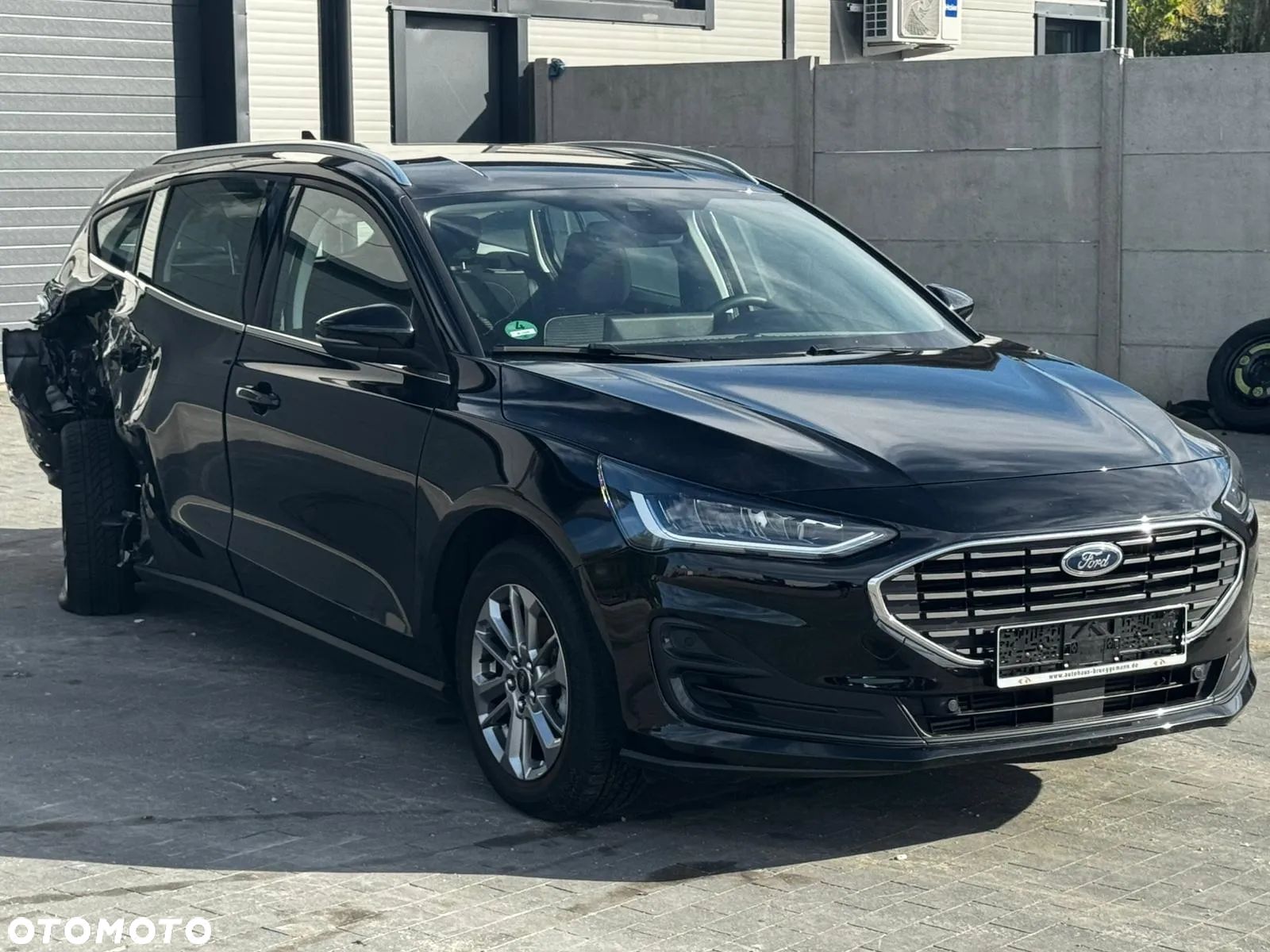 Ford Focus Turnier 1.0 EcoBoost Start-Stopp-System TITANIUM - 1