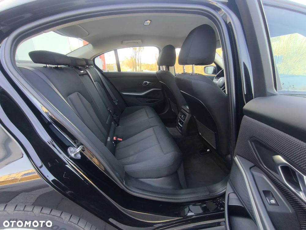 BMW Seria 3 320e - 19
