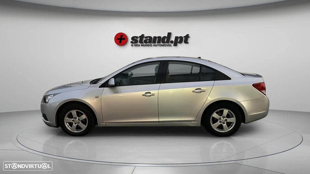 Chevrolet Cruze 1.6 LS - 8