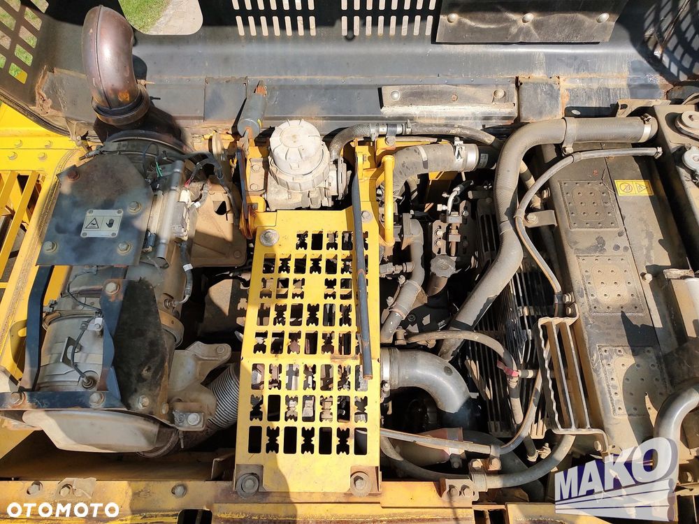 Komatsu PC240LC-10 - 12