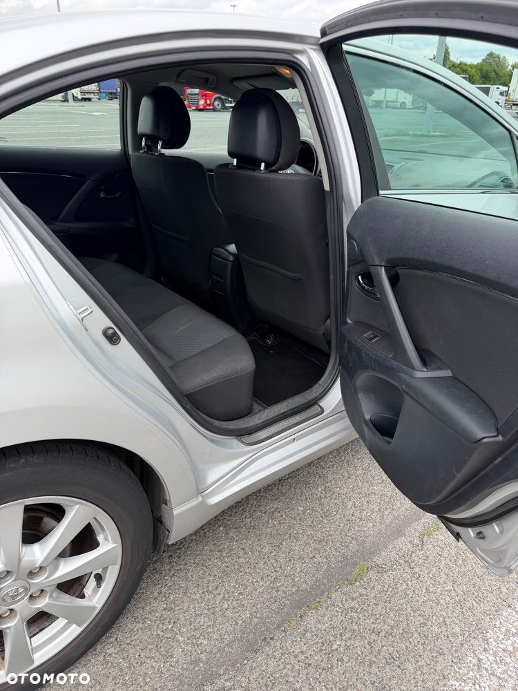 Toyota Avensis 1.8 Sol plus NAVI - 11