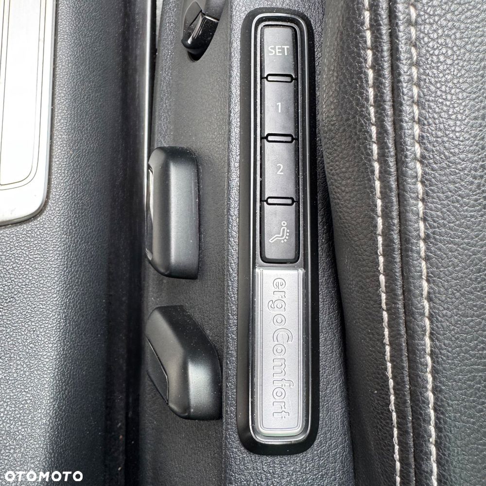 Volkswagen Passat 2.0 TDI SCR Highline - 11