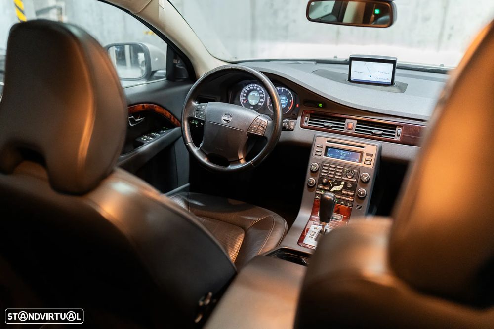 Volvo XC 70 D5 Summum Geartronic - 46