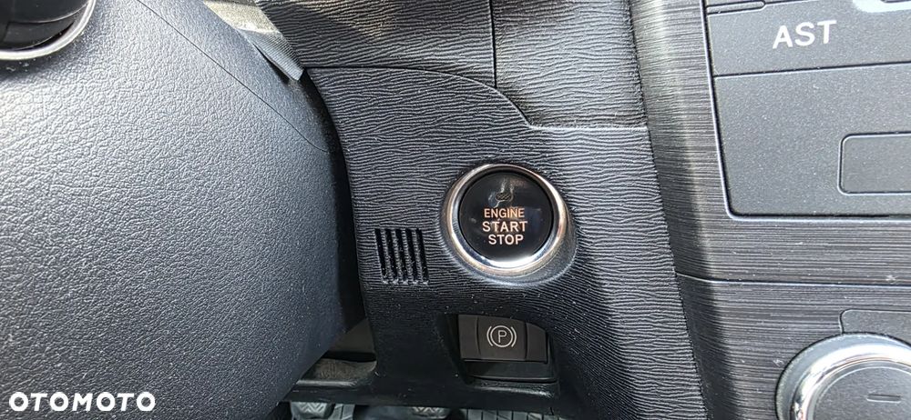 Toyota Avensis 2.0 D-4D Sol - 19