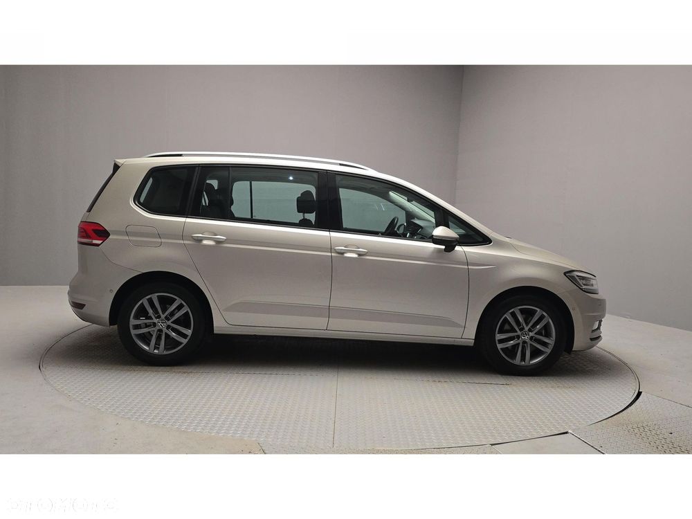 Volkswagen Touran - 6