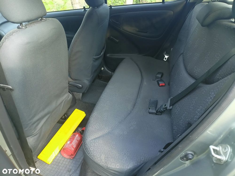 Toyota Yaris - 5