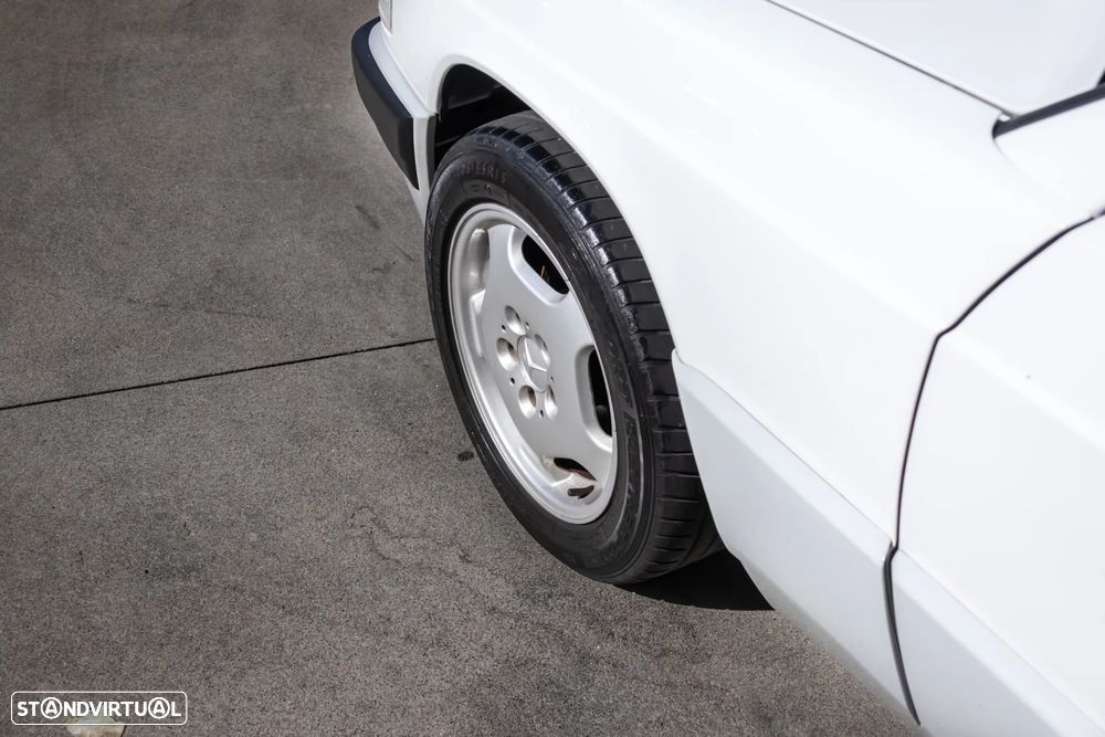 Mercedes-Benz W201 (1982-1993) 190 E 1.8 - 11