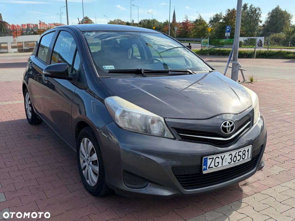 Toyota Yaris - 10