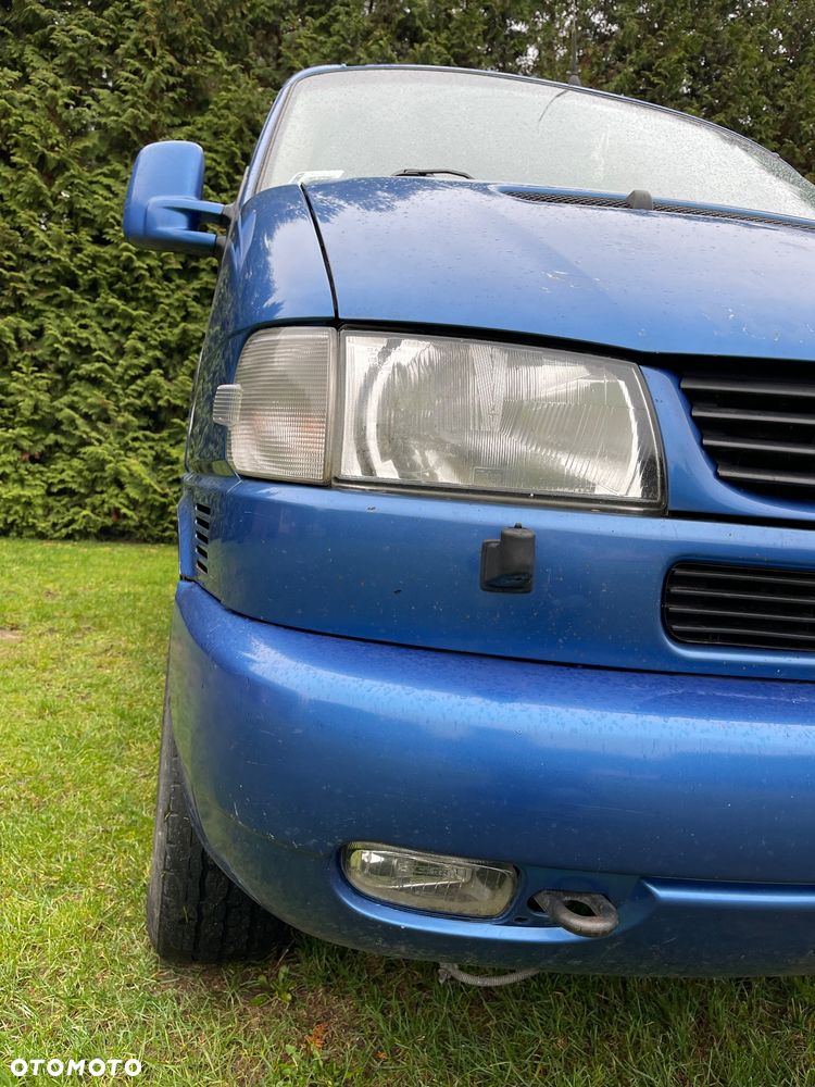 Volkswagen Caravelle - 17