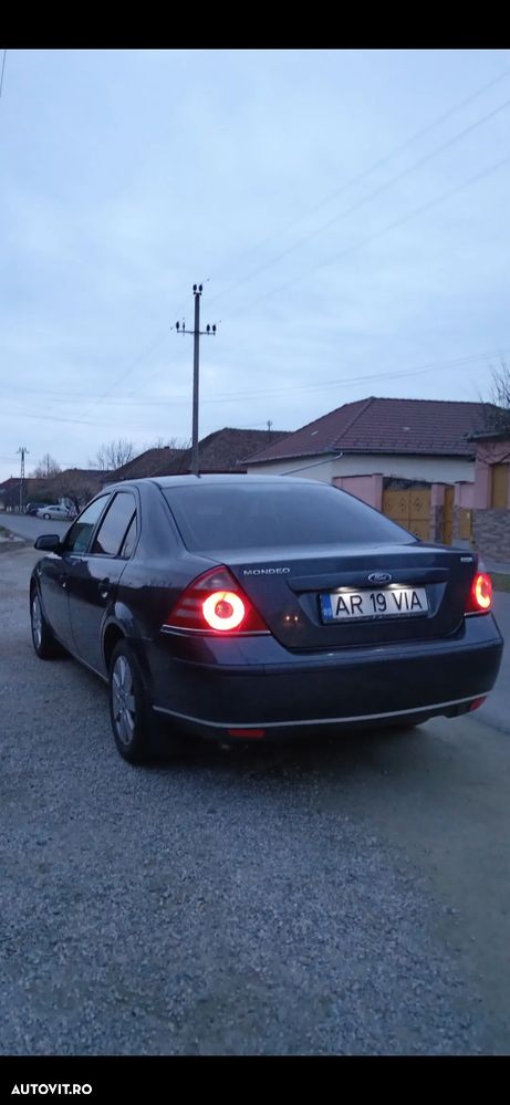 Ford Mondeo 2.0TDCi Ambiente - 3