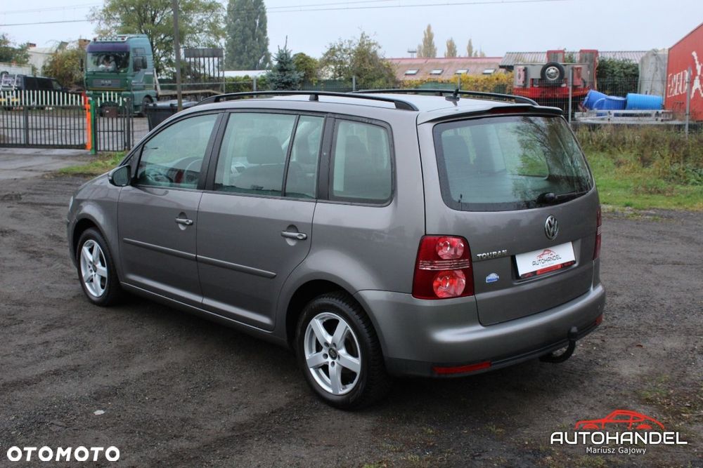 Volkswagen Touran - 5