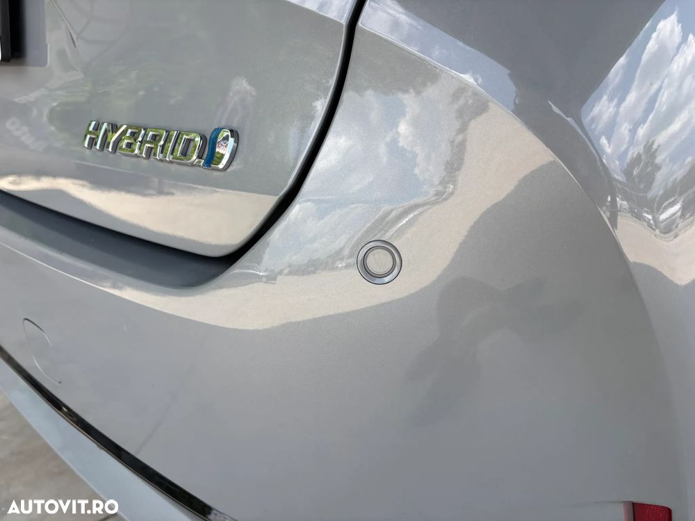 Toyota Corolla 1.8 HSD Business - 12