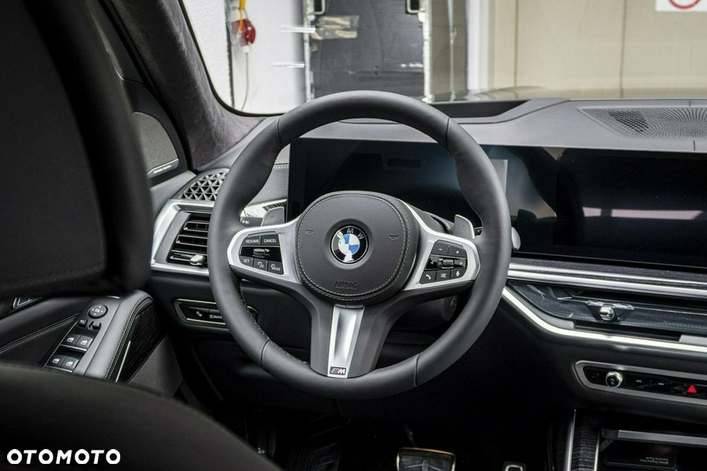 BMW X7 - 24