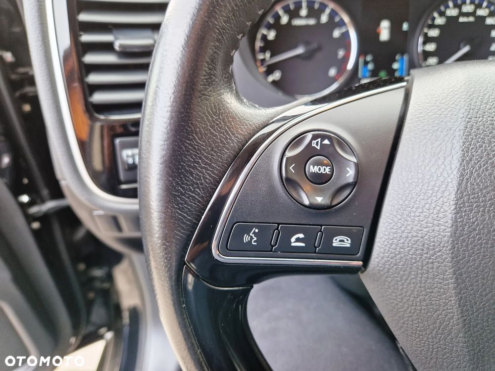 Mitsubishi Outlander 2.0 2WD Invite - 13