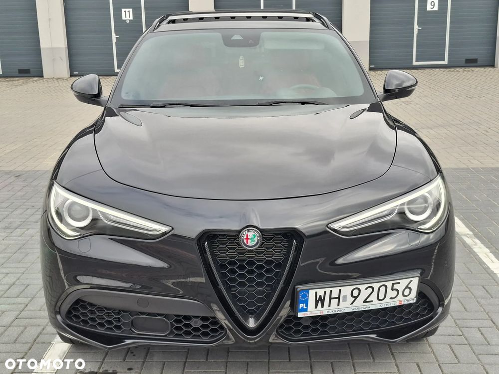 Alfa Romeo Stelvio - 1