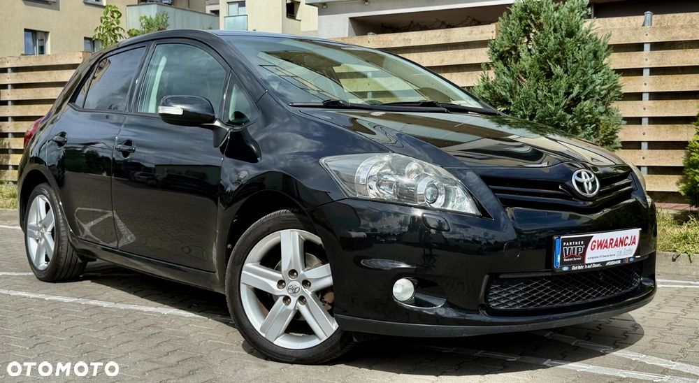 Toyota Auris 1.6 Dynamic - 1
