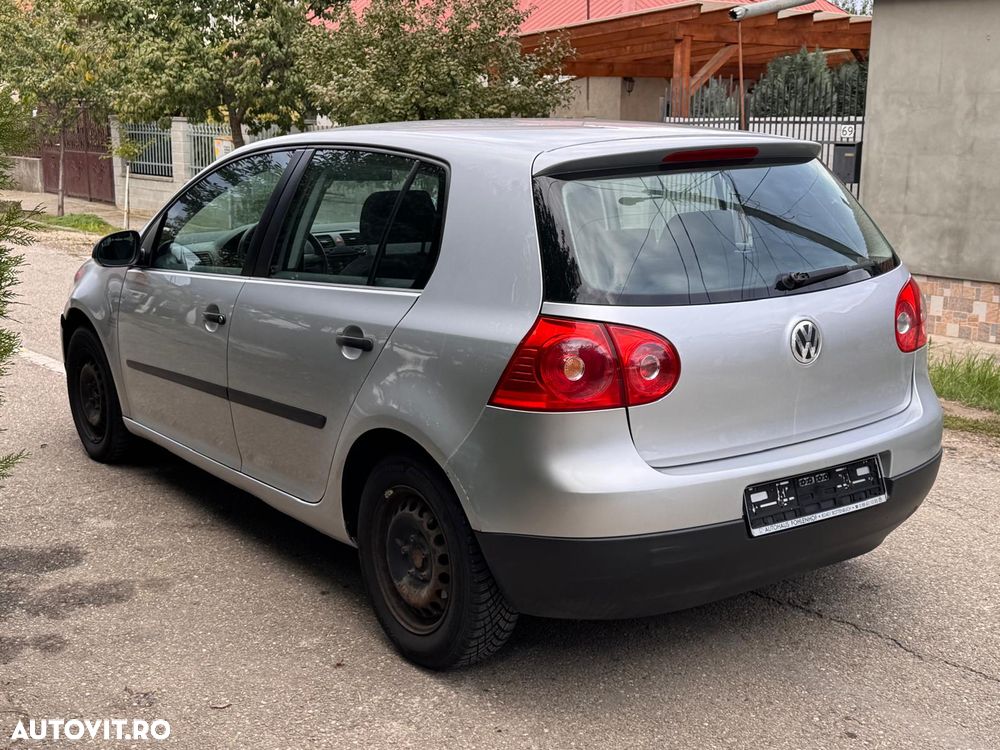 Volkswagen Golf - 5