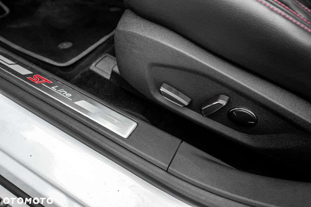 Ford Mondeo - 22