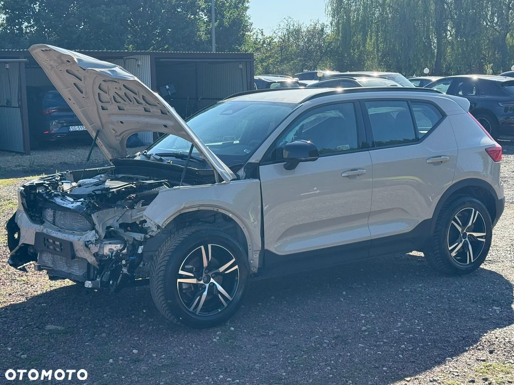 Volvo XC 40 B3 Plus Dark - 8