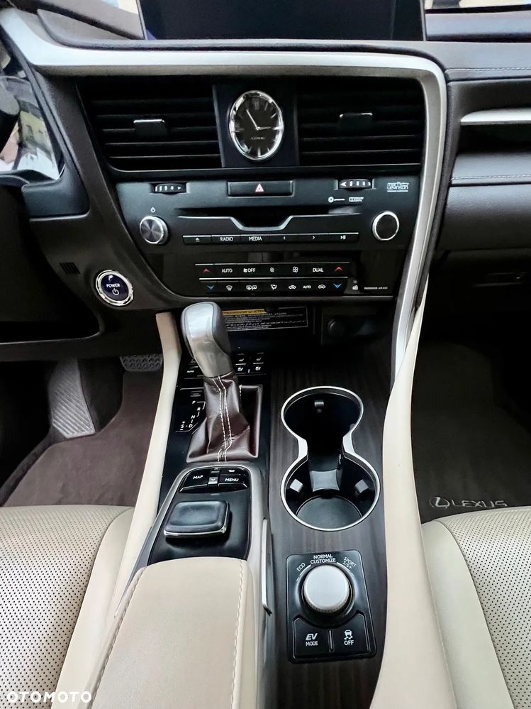 Lexus RX 450h Omotenashi - 8