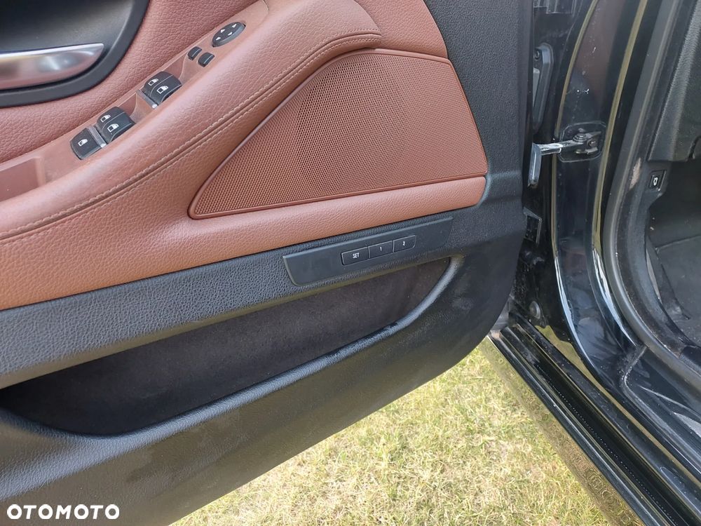 BMW Seria 5 520d xDrive Luxury Line - 13