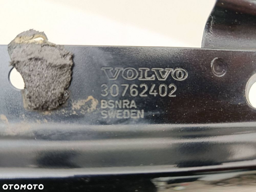 VOLVO XC60 PRAWY PRZEDNI BŁOTNIK 452 - 4