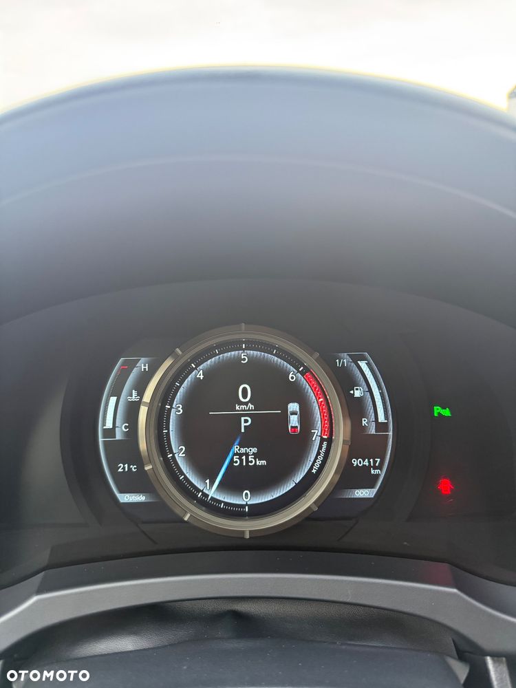 Lexus IS 200t / 300 F Sport - 13