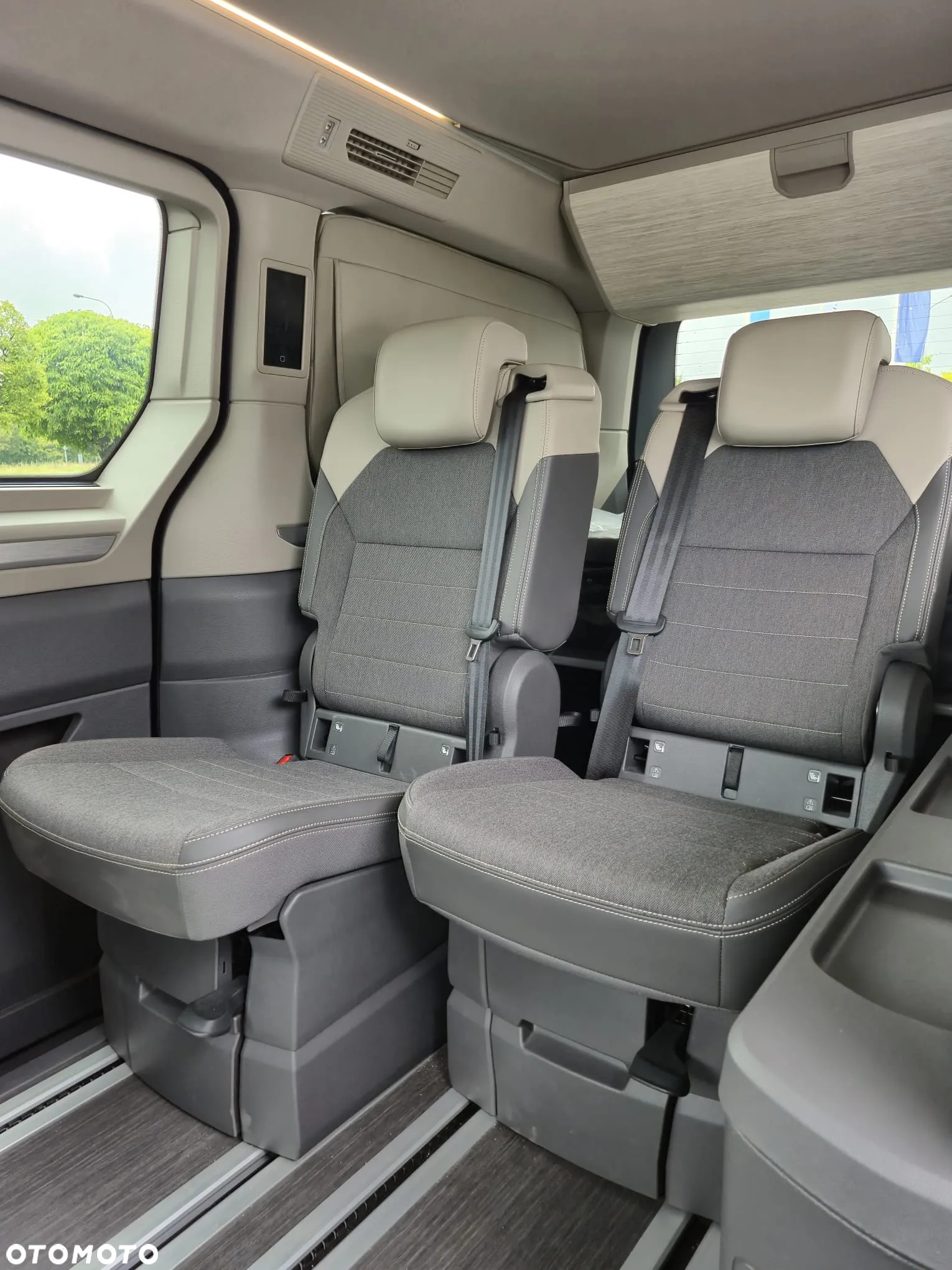 Volkswagen California - 11