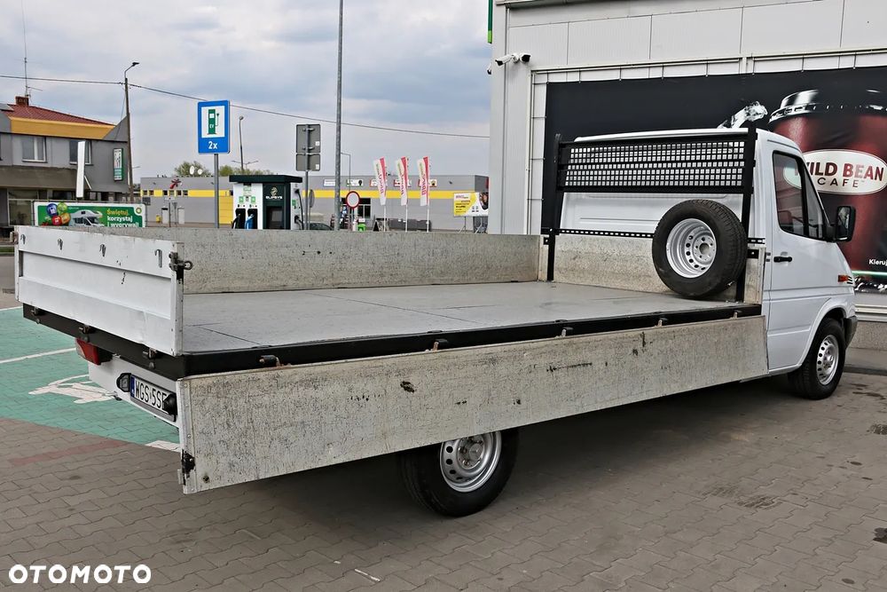 Mercedes-Benz Sprinter - 23