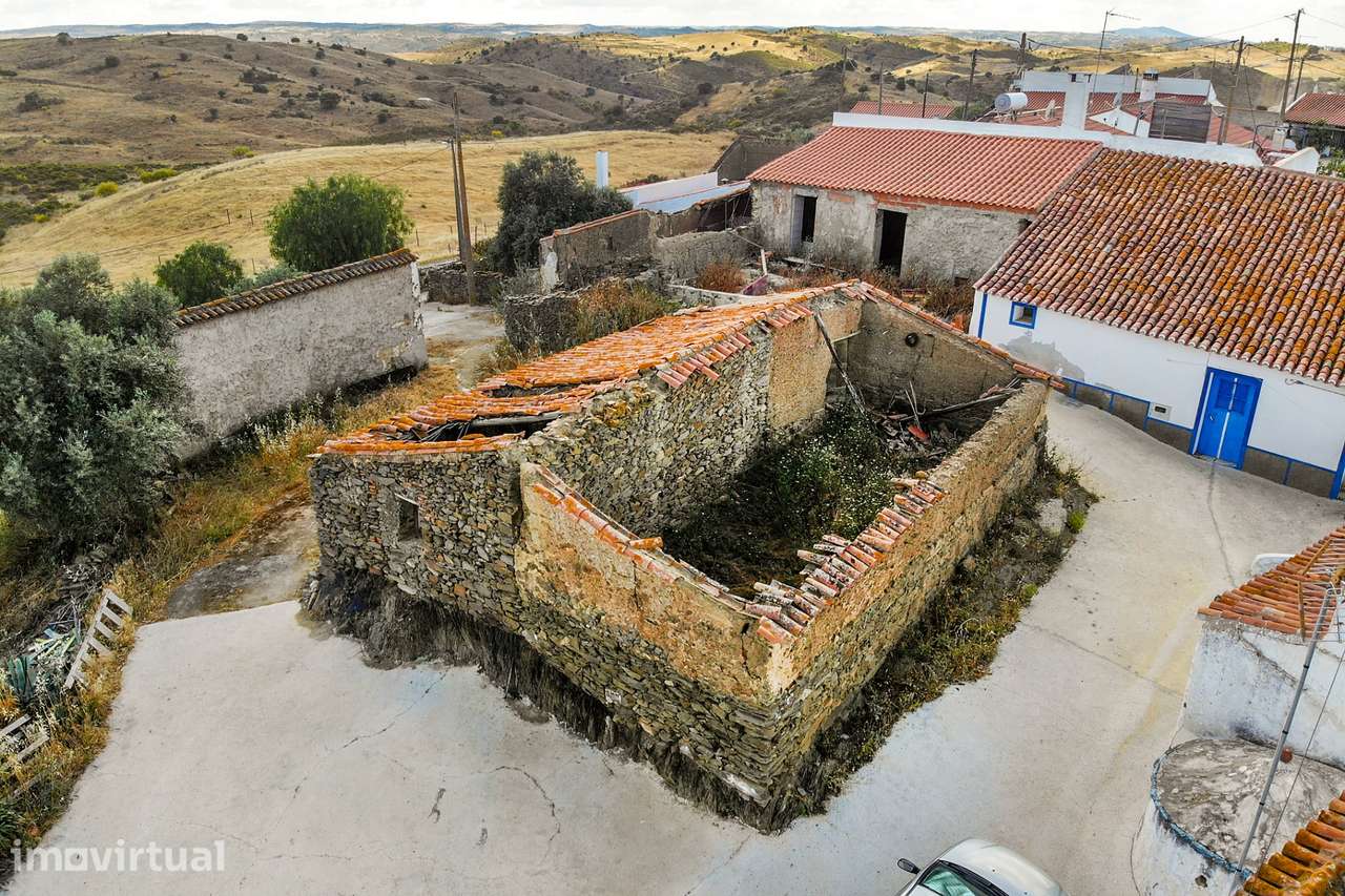 Monte com casas em Ruína  em Tamejoso – Excelente Oportunidade - Grande imagem: 5/11