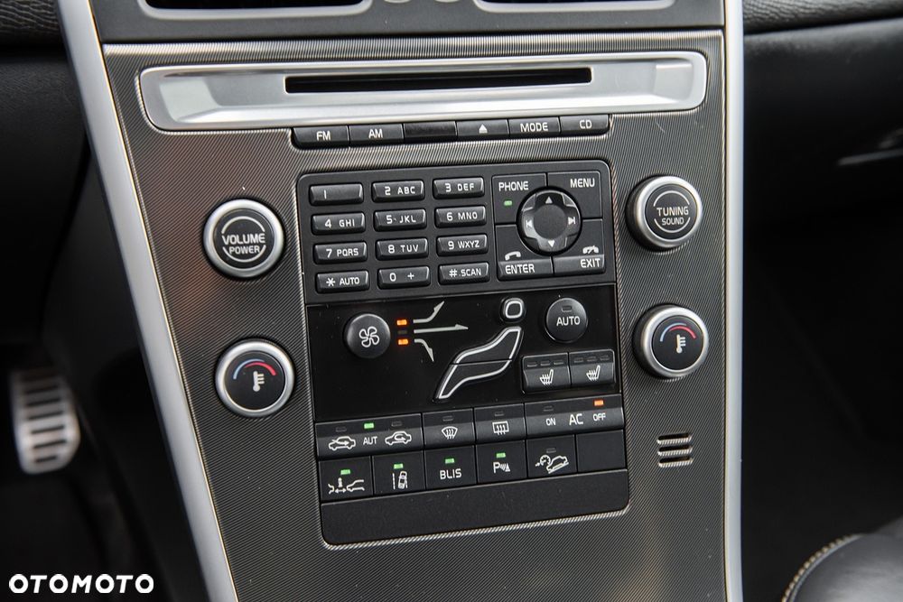 Volvo XC 60 D5 AWD RDesign - 32