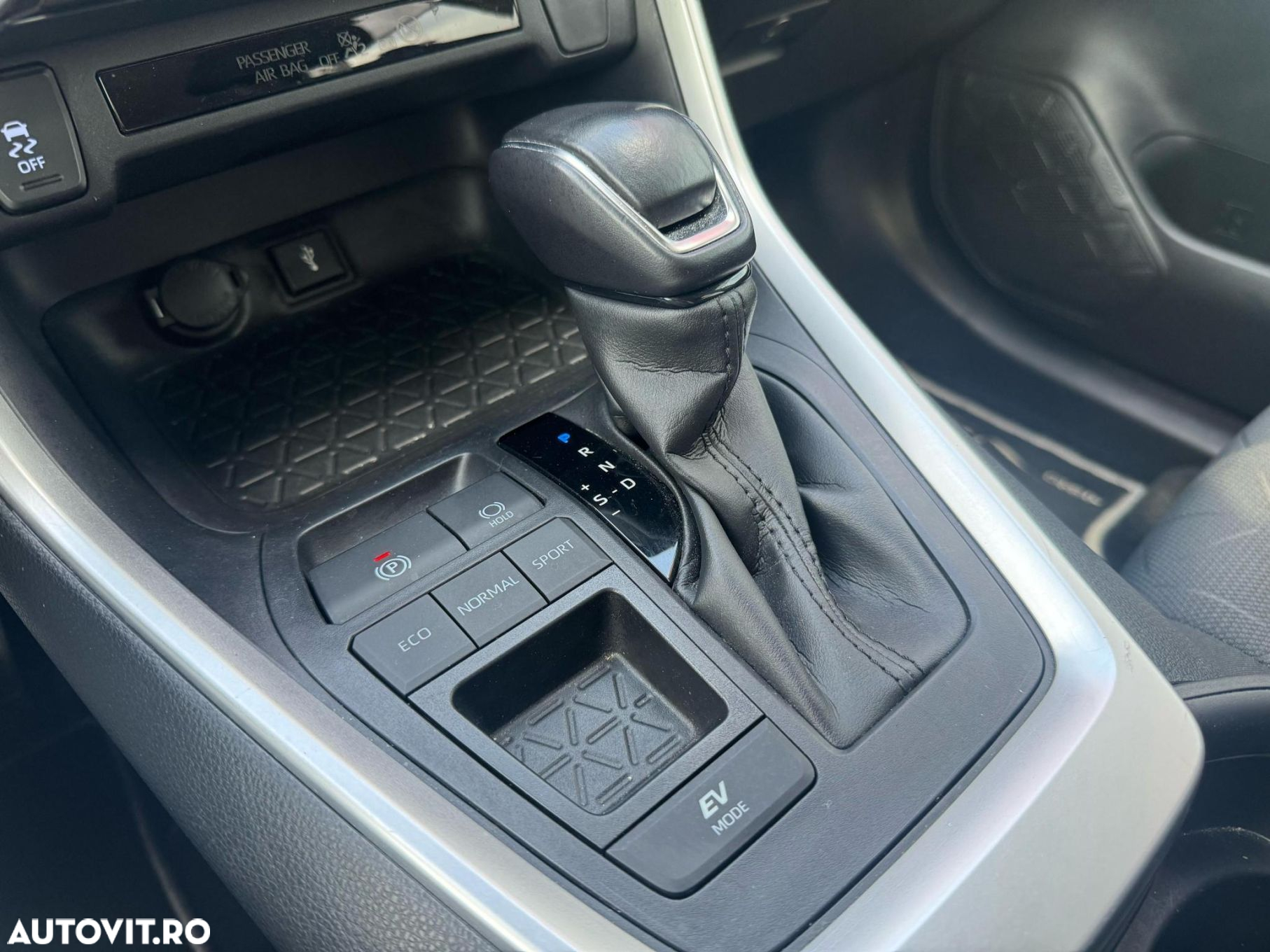 Toyota RAV4 2.5 Hybrid VVT-iE 4x2 Dynamic - 19