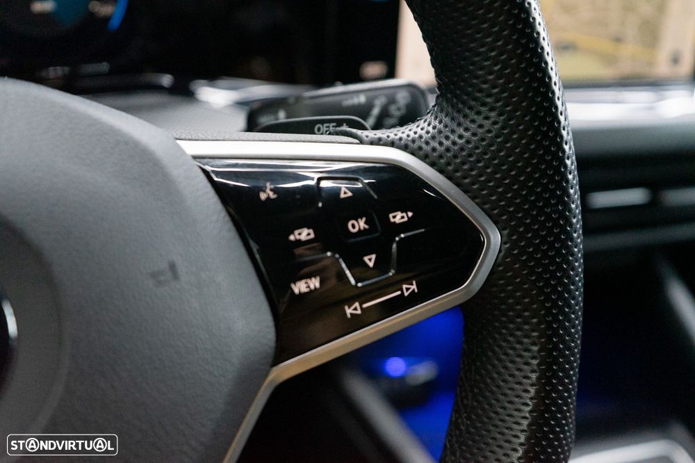 VW Golf Variant 2.0 TDi R-Line DSG - 45