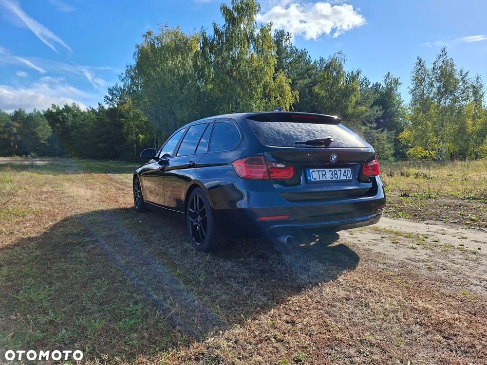 BMW Seria 3 318d Touring - 10
