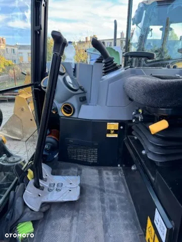 JCB 35 Z-1 - 7
