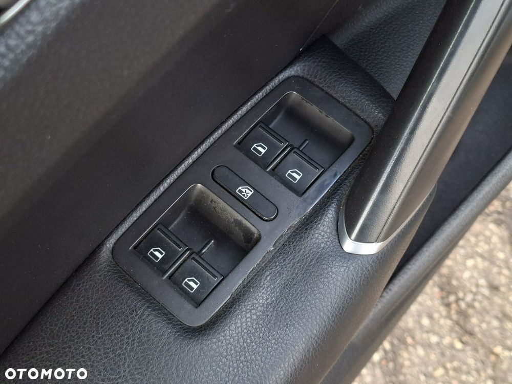 Volkswagen Passat - 16