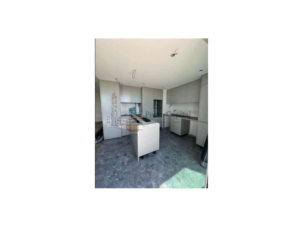 EXCELENTE APARTAMENTO T2 (1 SUITE) COM VARANDA E LUGAR DUPLO DE GAR... - Grande imagem: 5/27