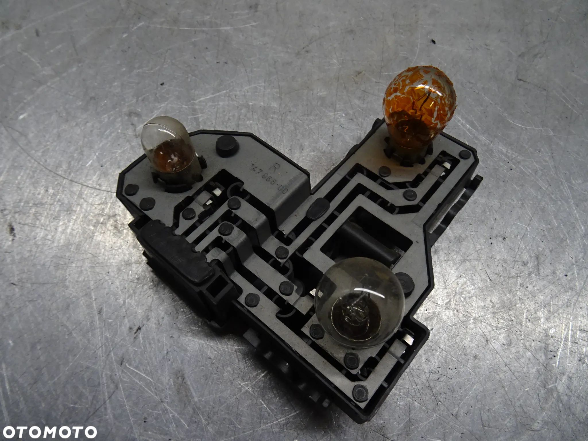 MERCEDES W208 CLK 97-99 WKŁAD LAMPY PRAWY TYŁ - 1