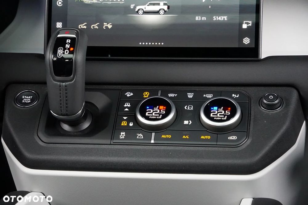 Land Rover Defender 110 D250 X-Dynamic SE - 39
