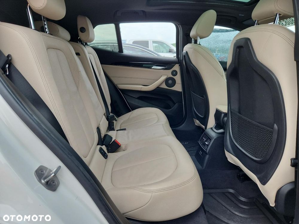 BMW X2 xDrive20i Advantage Plus - 10