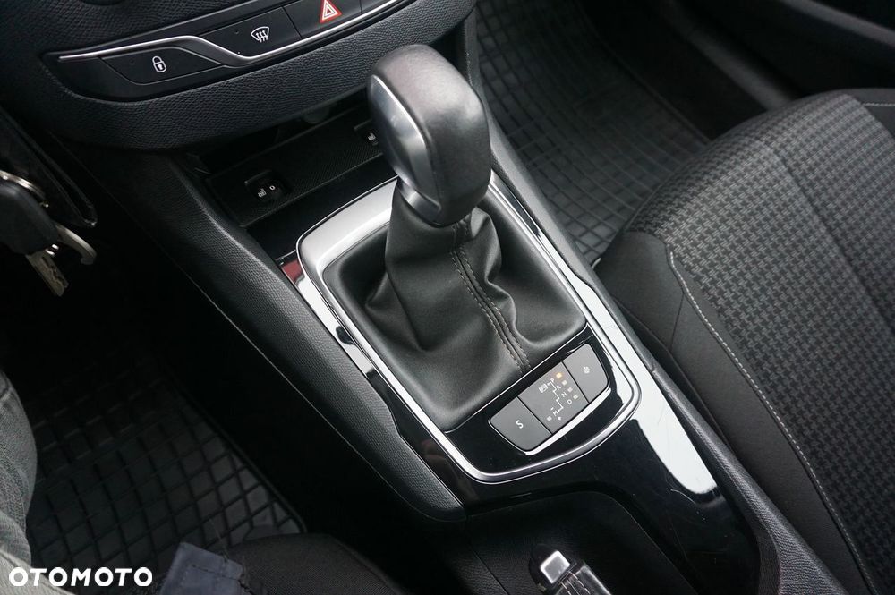 Peugeot 308 1.6 BlueHDi Active S&S EAT6 - 8