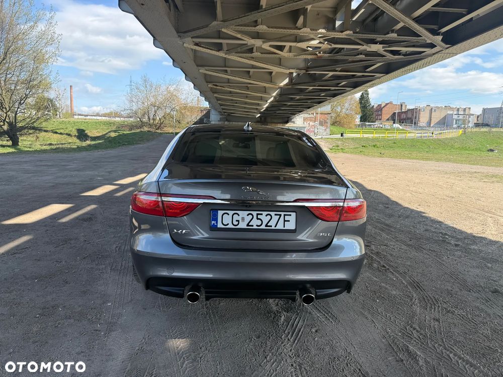 Jaguar XF 35t Prestige - 7