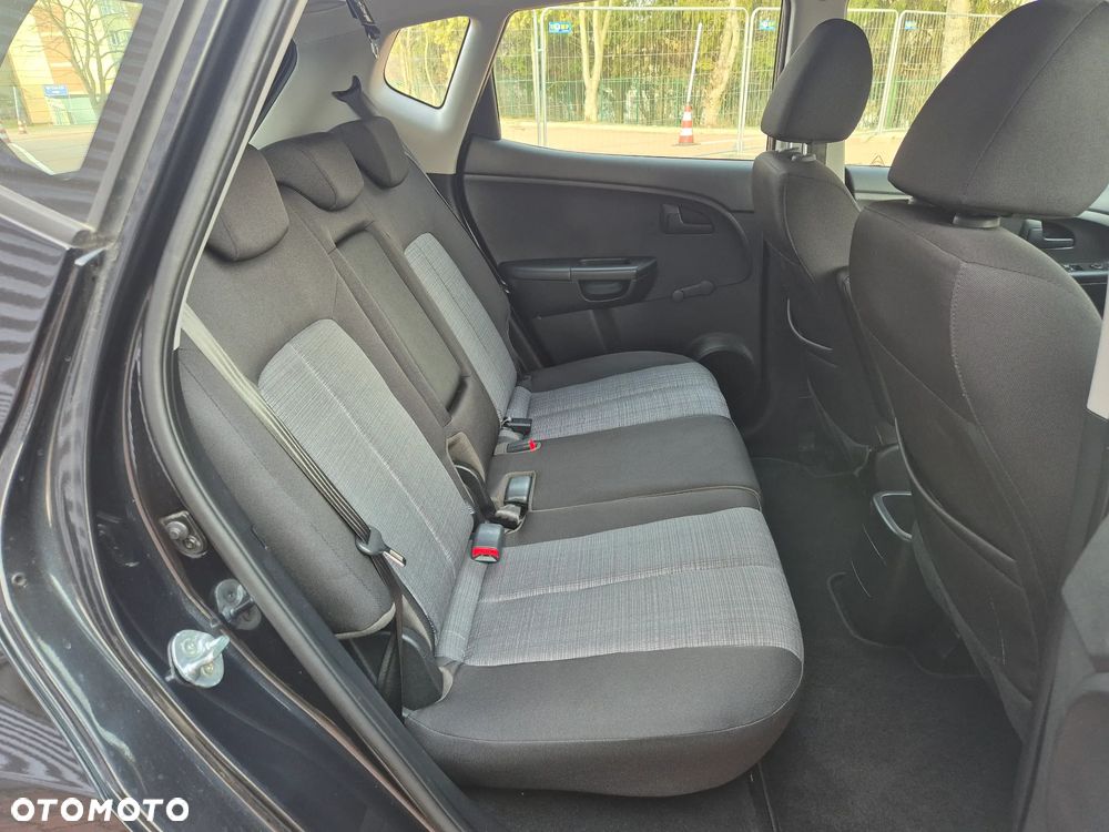 Kia Venga 1.6 Business Line - 21