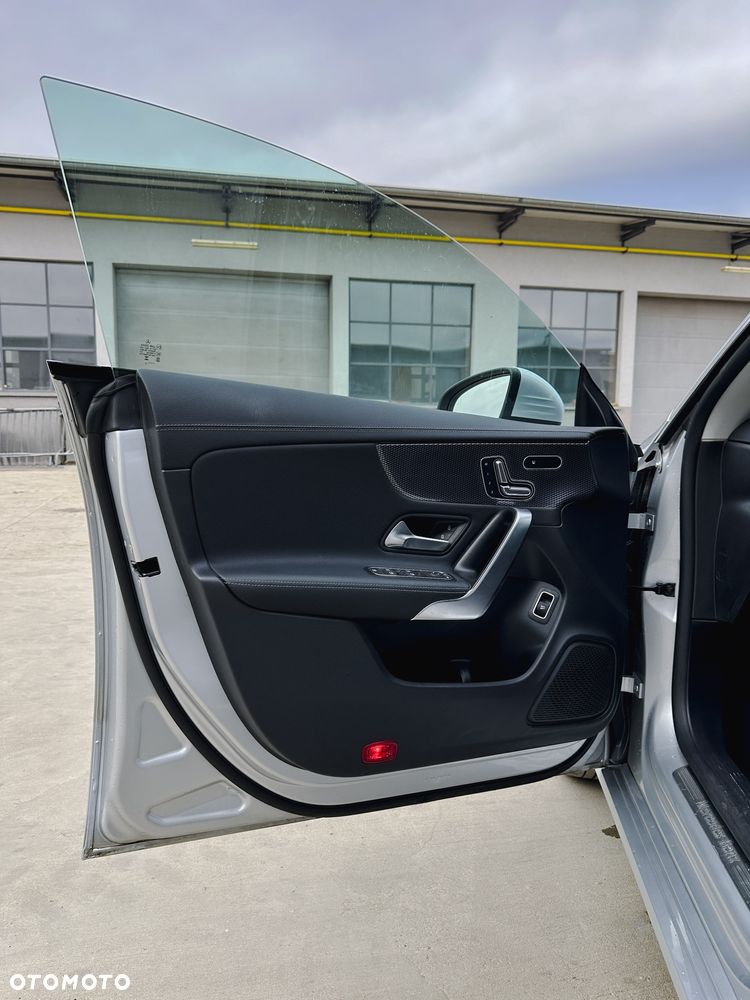 Mercedes-Benz CLA - 10