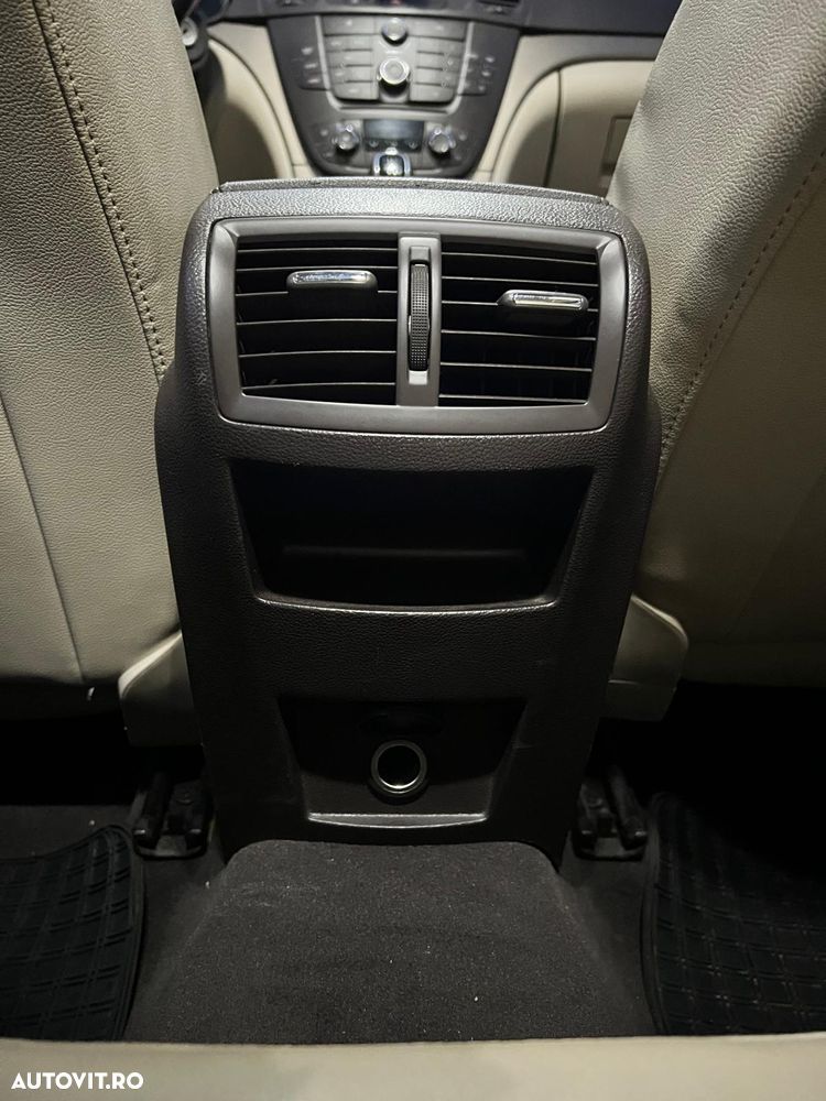 Opel Insignia 2.0 CDTI - 18