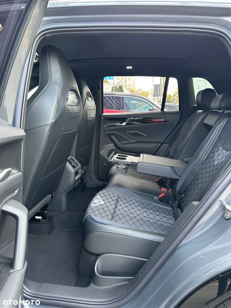 Volkswagen Tiguan - 16