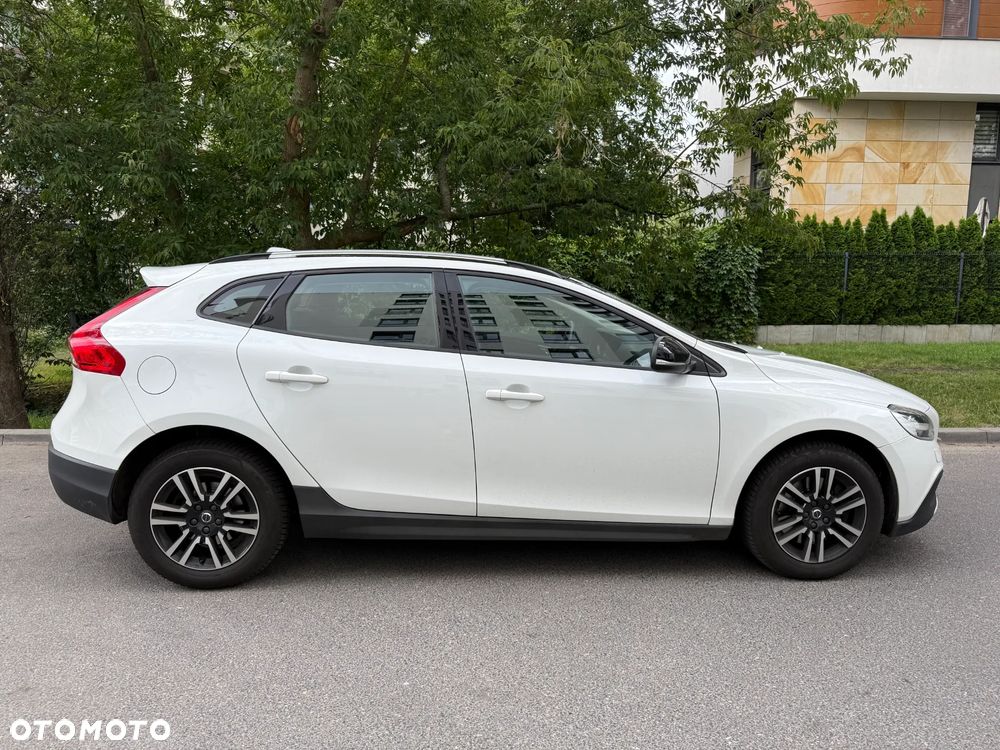 Volvo V40 Cross Country D4 Momentum - 9