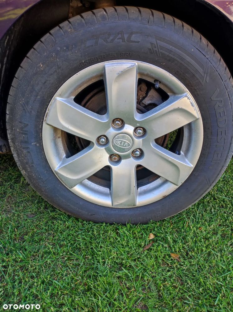Kia Carens 2.0 CRDi EXpedition - 12
