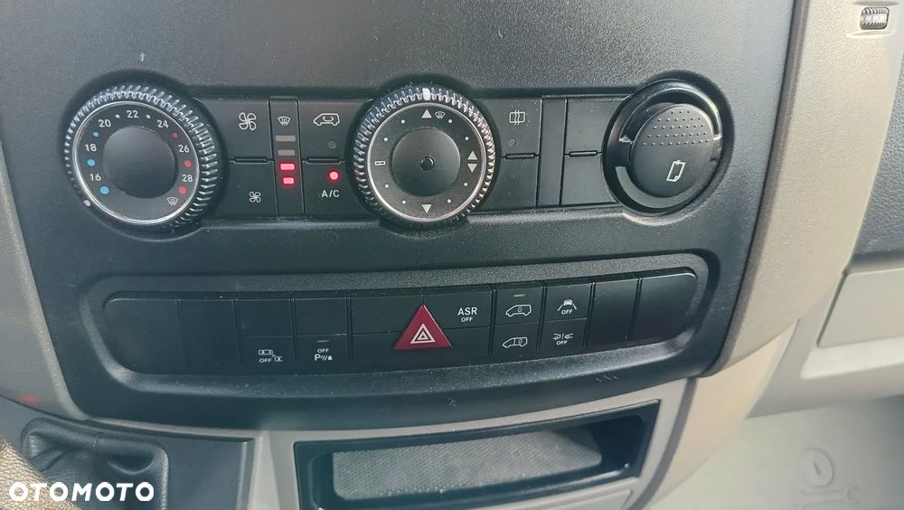 Mercedes-Benz Sprinter L2H2 Średniak 316 CDI 2.2 163KM - 21